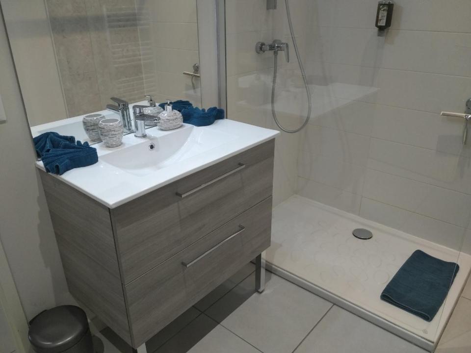 Les Poissons Apartment Сет Екстериор снимка